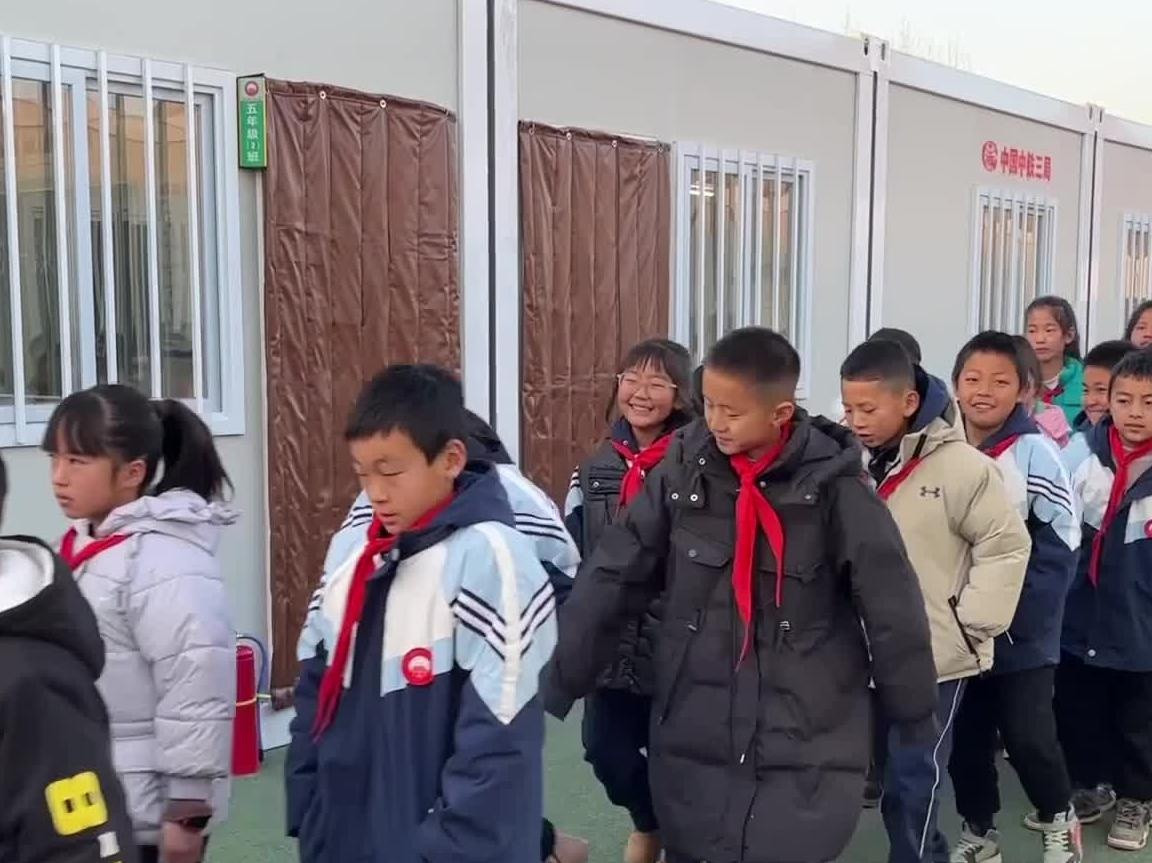 青海震区所有中小学校全面实现线下教育教学