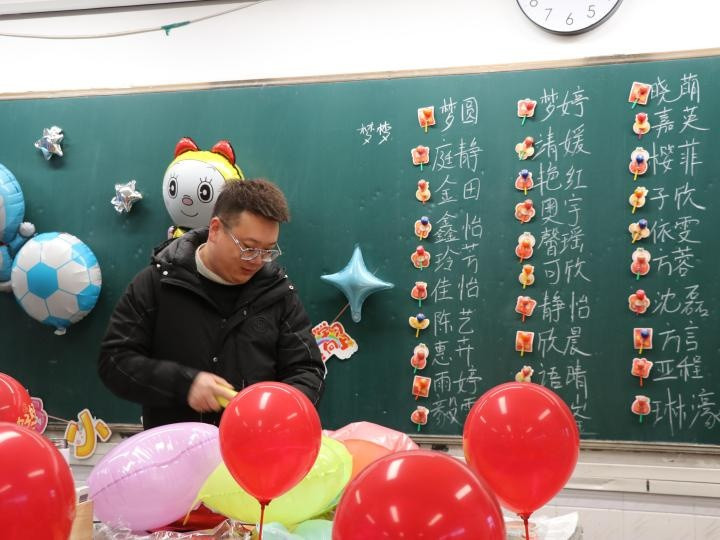好甜, 衢州这名班主任在每个学生的名字前粘了一颗糖